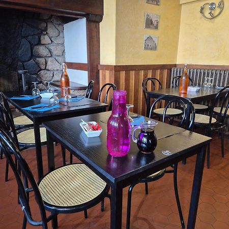 Logis Hotel Restaurant L'Oustal Naves  Ngoại thất bức ảnh