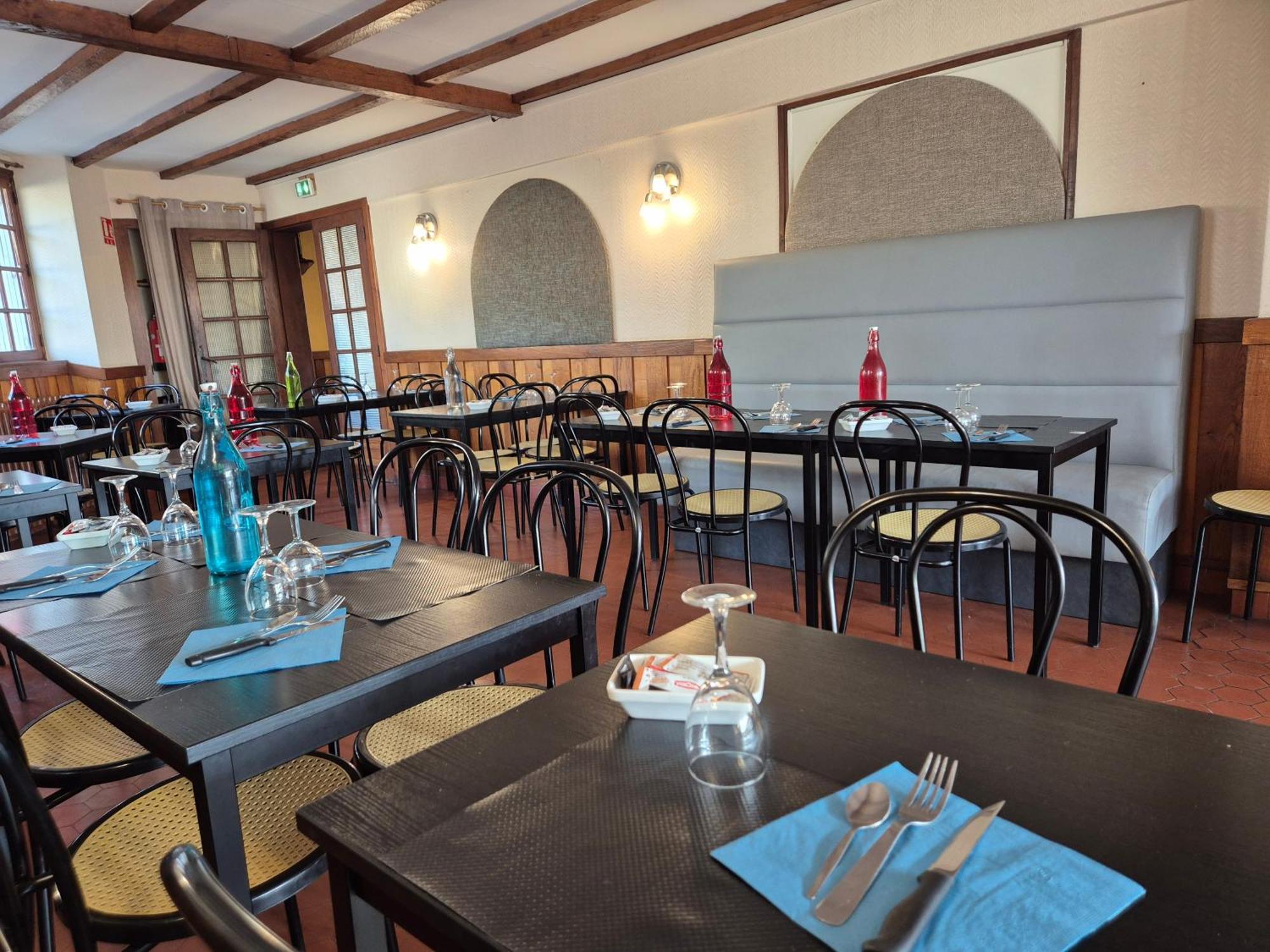 Logis Hotel Restaurant L'Oustal Naves  Ngoại thất bức ảnh