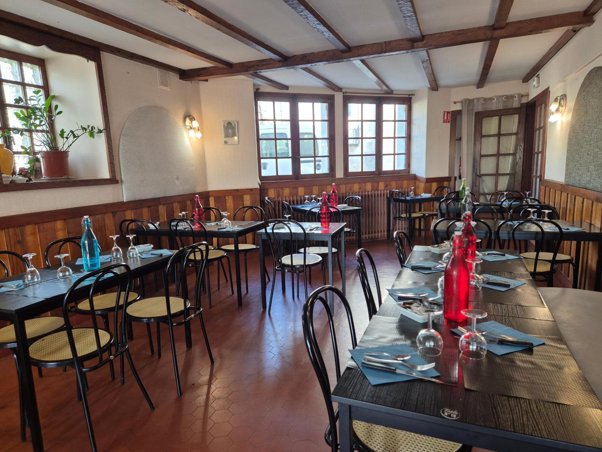 Logis Hotel Restaurant L'Oustal Naves  Ngoại thất bức ảnh
