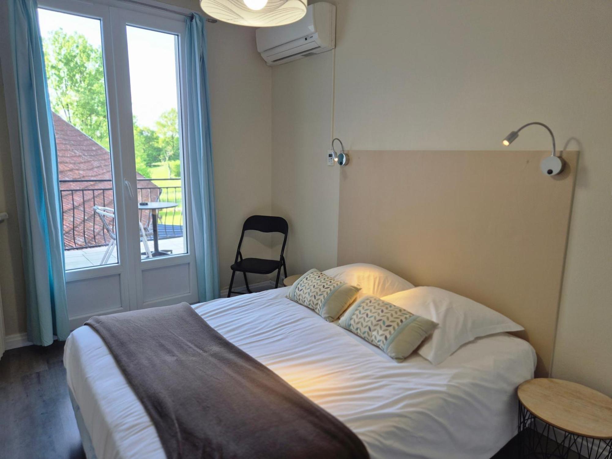 Logis Hotel Restaurant L'Oustal Naves  Ngoại thất bức ảnh