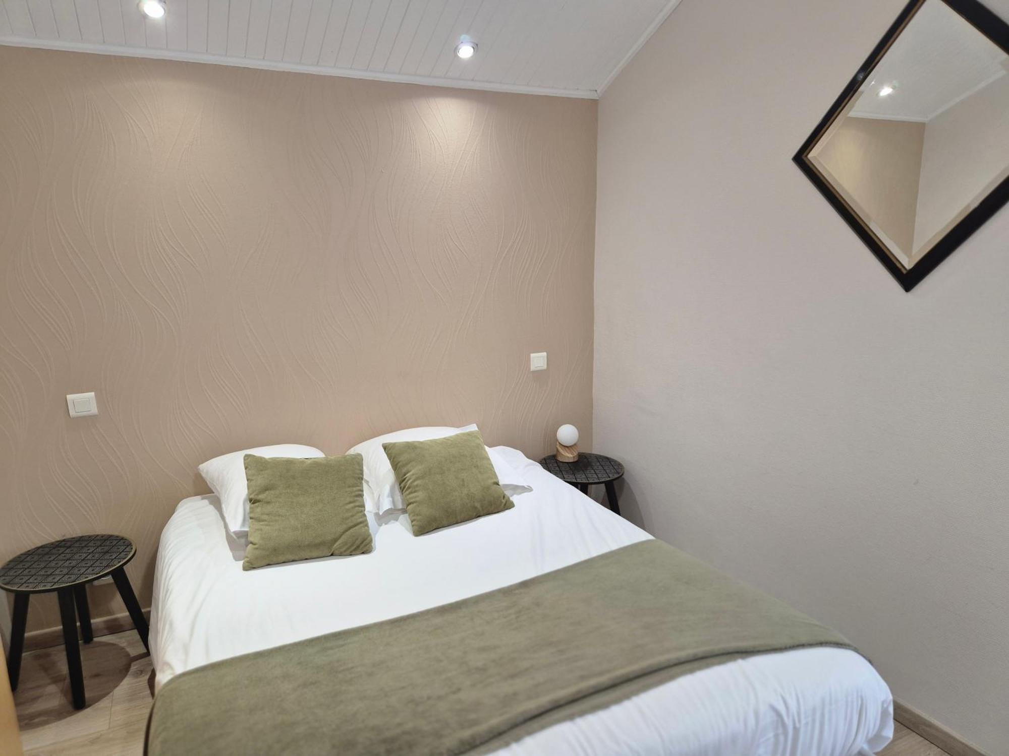 Logis Hotel Restaurant L'Oustal Naves  Ngoại thất bức ảnh